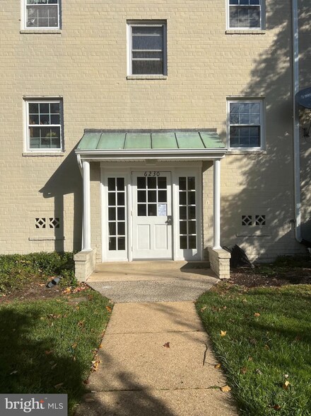 6230 Arlington Blvd Unit 201, Falls Church, VA 22044