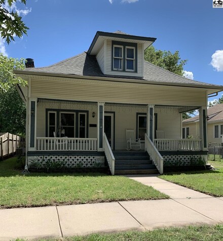 303 E 11th Ave, Hutchinson, KS 67501