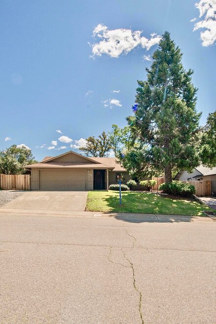 1853 Marlene Ave, Redding, CA 96002