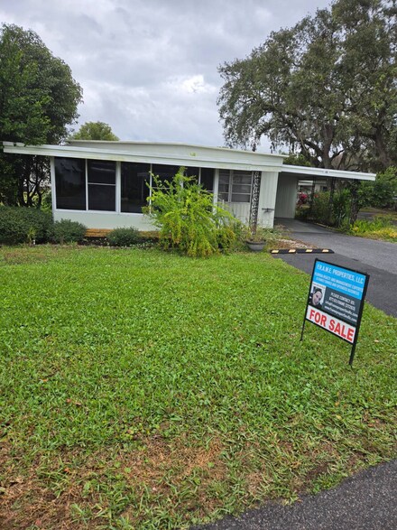 110 W Sterling Way, Leesburg, FL 34788
