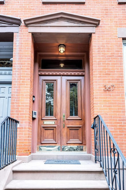 367 Carlton Ave, Brooklyn, NY 11238