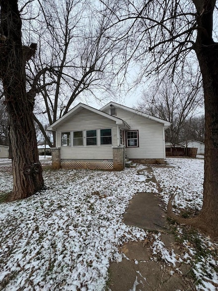 727 S Douglas Ave, Springfield, MO 65806
