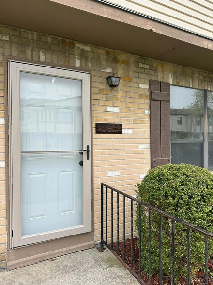 3819 Queen Anne Place Unit B21, Grove City, OH 43123