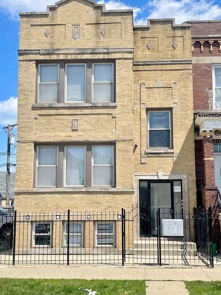 1217 N Hamlin Ave, Chicago, IL 60651