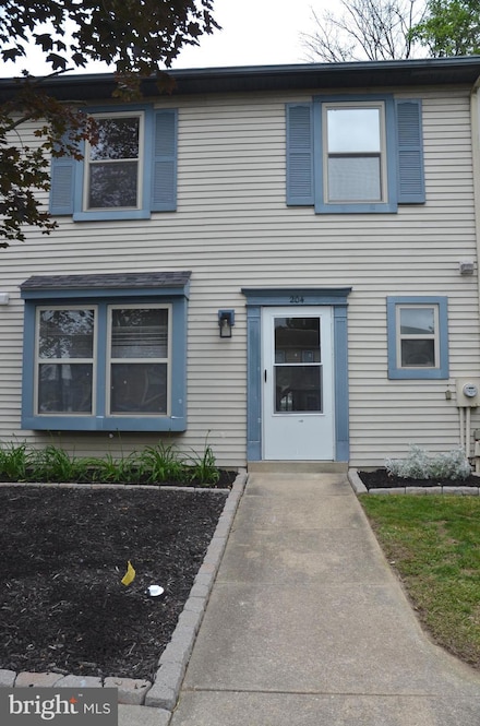 204 Roberts Ln, Marlton, NJ 08053