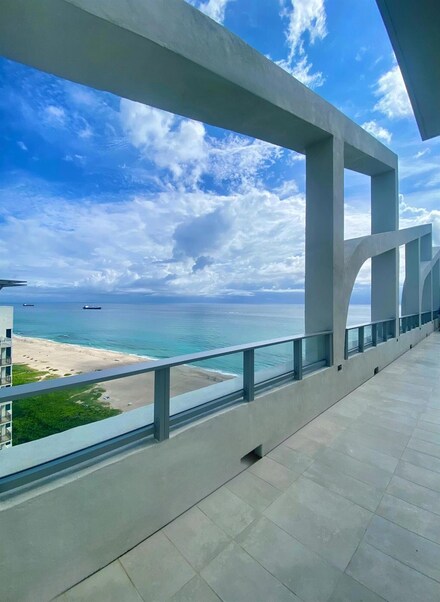 3100 N Ocean Dr Unit H-Ph1, Riviera Beach, FL 33404