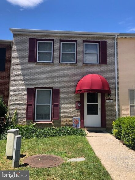 17906 Hickory Ln, Hagerstown, MD 21740