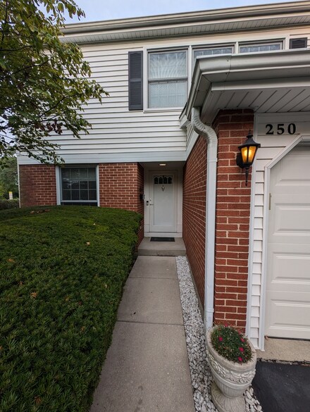 250 Essex Place, Wilmette, IL 60091
