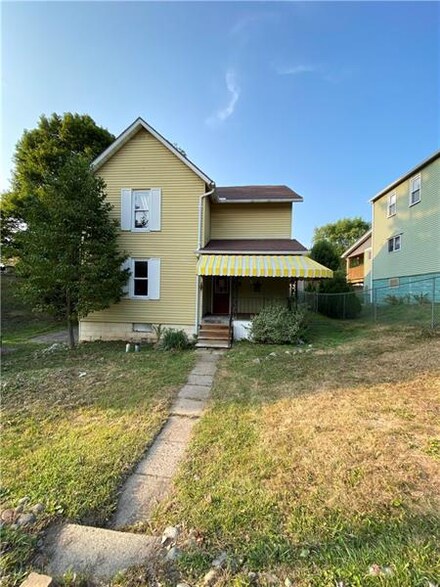 219 1st St, Cowanshanock Township, PA 16263