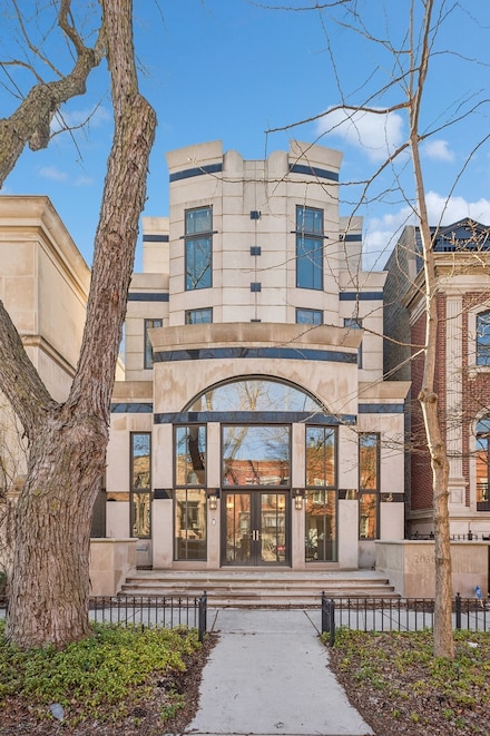 2036 N Magnolia Ave, Chicago, IL 60614