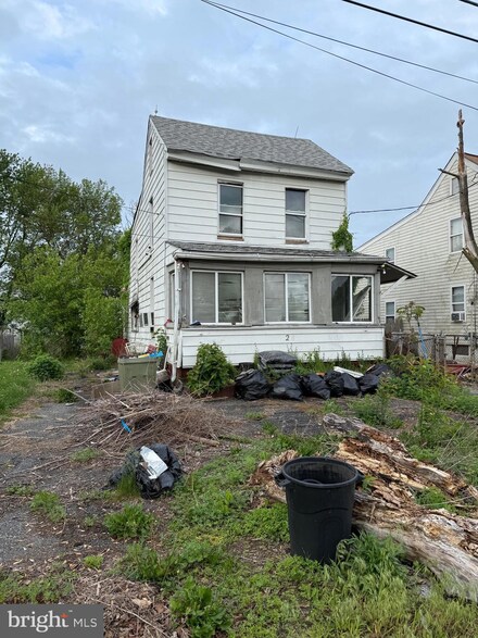 28 New St, Salem, NJ 08079