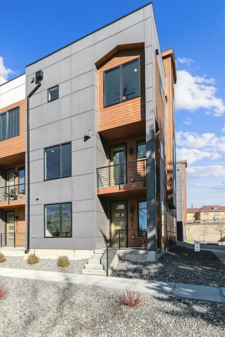 3017 W 53rd Ave, Denver, CO 80221