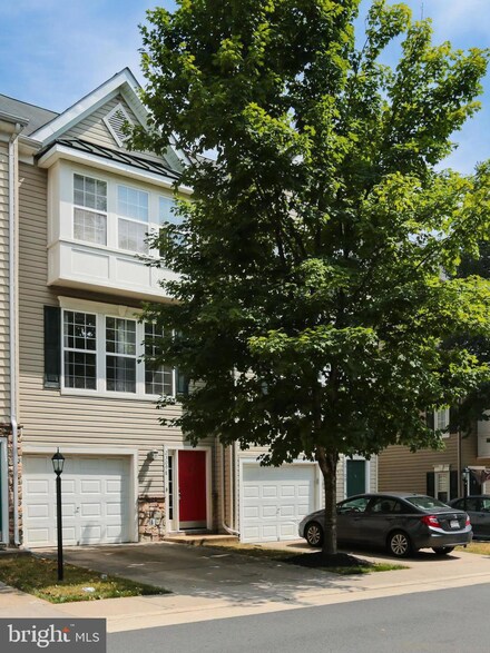 23098 Fontwell Square, Sterling, VA 20166