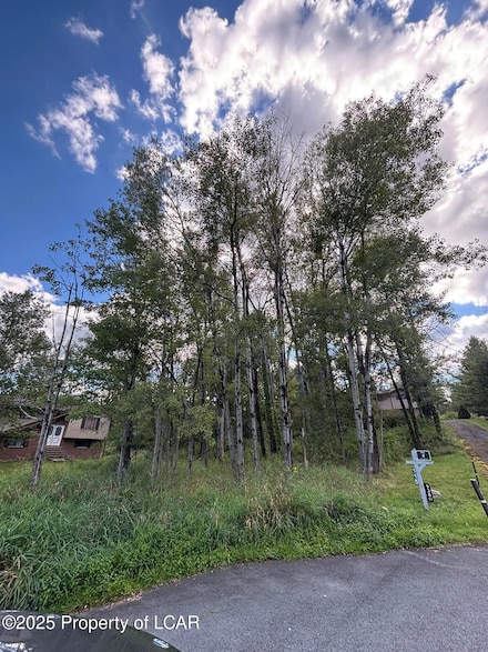 937 Westwood Dr, the Hideout, PA 18436