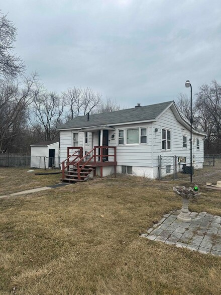 4445 Arthur St, Gary, IN 46408