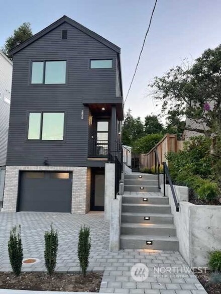 2819 36th Ave W, Seattle, WA 98199