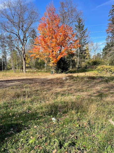 1055 Park Way, Delafield, WI 53018