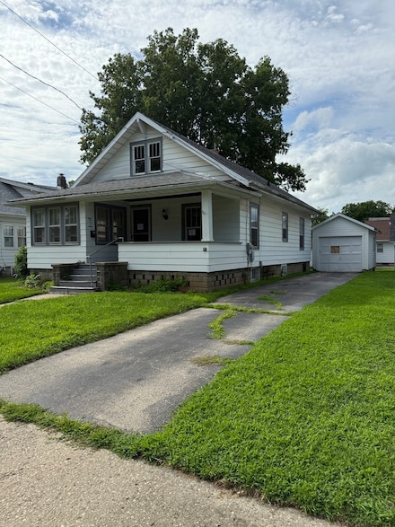 1707 W 3rd St, Dixon, IL 61021