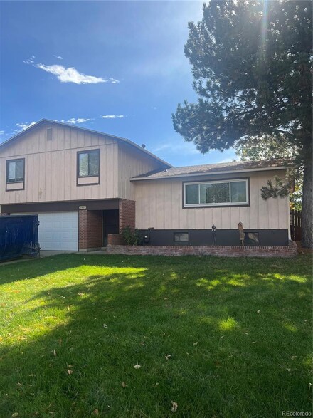 1431 S Paris Ct, Aurora, CO 80012