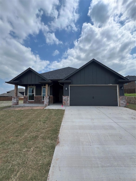 4304 Hummingbird Dr, Sherman, TX 75092