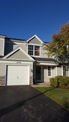 1996 Muirfield Cir Unit 8, Elgin, IL 60123