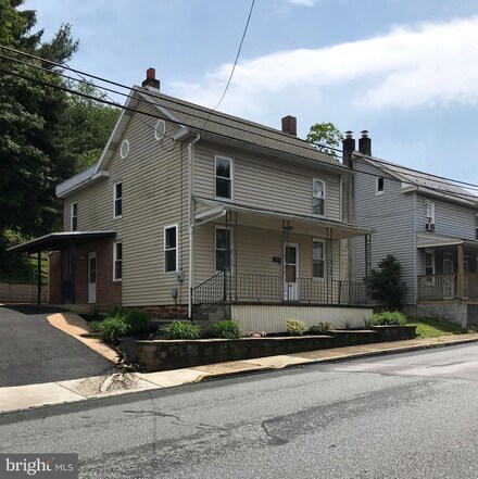 131 S Main St, Yoe, PA 17313