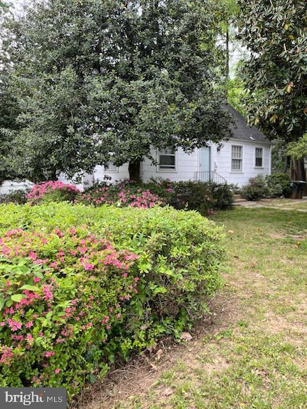 601 N Oak St, Falls Church, VA 22046