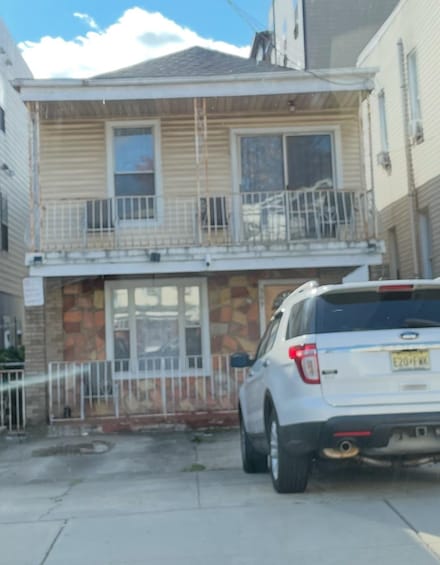 209 71st St, Guttenberg, NJ 07093