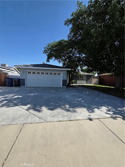 355 Woodlark St, Lancaster, CA 93535