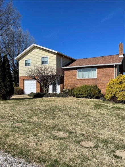 194 Eighty Acres Rd, Dunbar, PA 15431