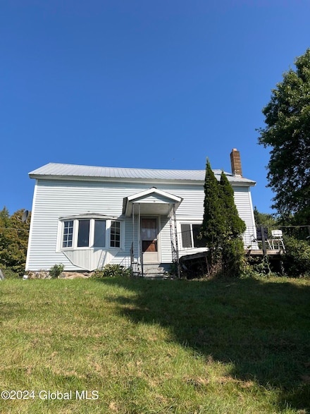 12 Valley View Ln, Mineville, NY 12956