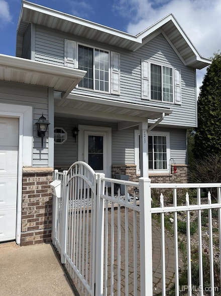 1217 Nakomis St, Negaunee, MI 49866