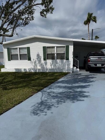 1227 W Bohland St, Avon Park, FL 33825