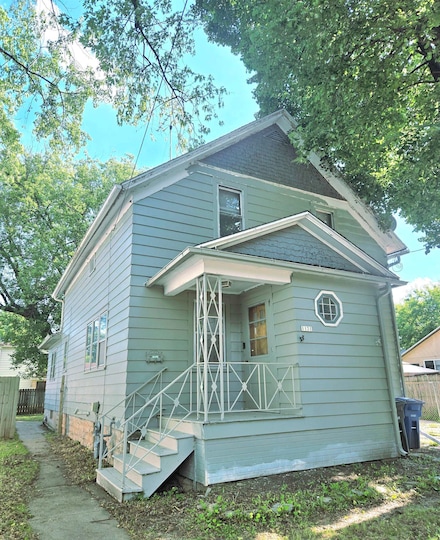 1131 W 6th Ave, Oshkosh, WI 54902