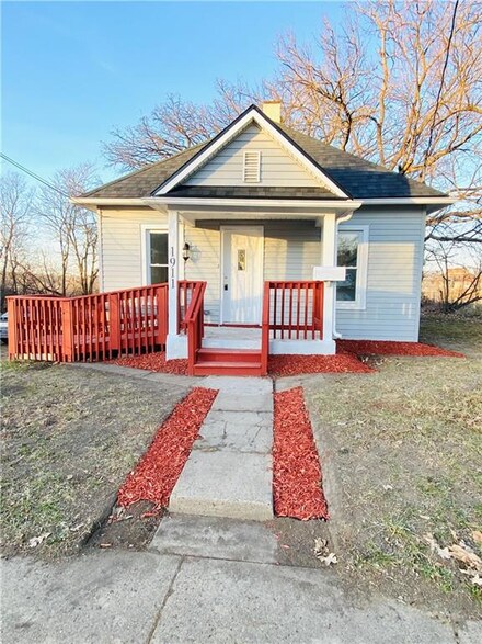 1911 Francis Ave, Des Moines, IA 50314