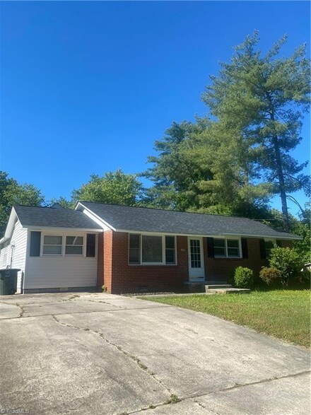 1502 Guest St, Greensboro, NC 27405