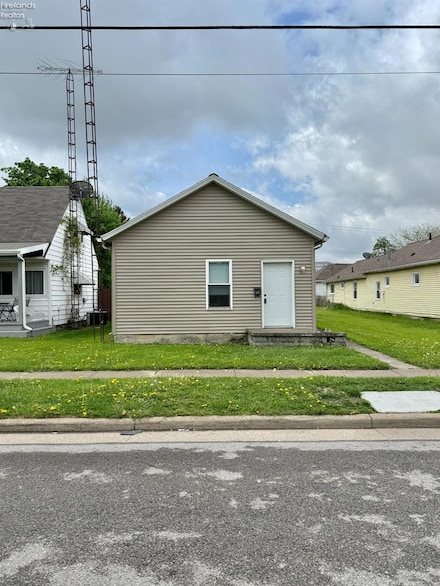 1126 2nd St, Sandusky, OH 44870