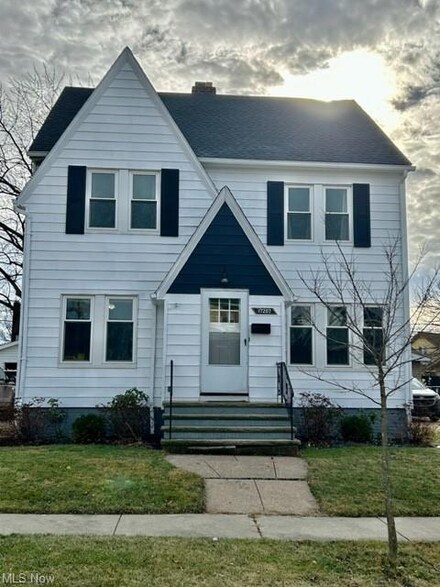 17207 Sedalia Ave, Cleveland, OH 44135