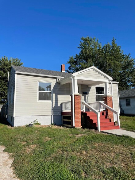 628 N Ellsworth Ave, Marshall, MO 65340