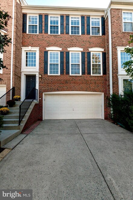 45783 Mountain Pine Square, Sterling, VA 20166
