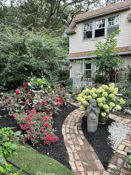 27 E Pierson Ave, Somers Point, NJ 08244