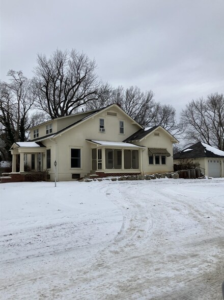 548 E Main St, Mulvane, KS 67110