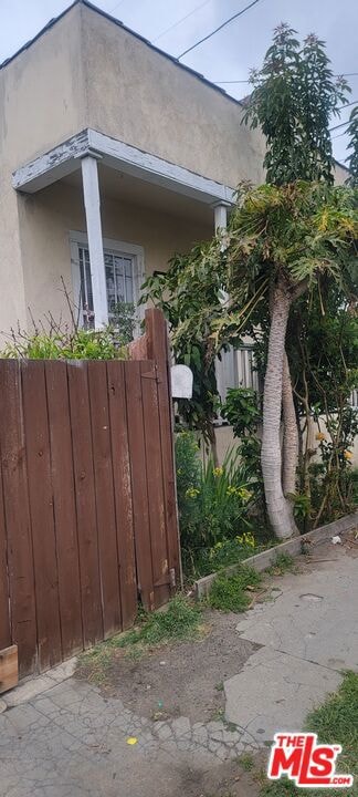 1739 E 57th St, Los Angeles, CA 90058