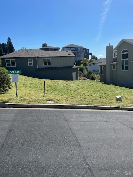 5740 Fairway Knoll Ln, Santa Rosa, CA 95403