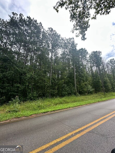 5512 Tyree Rd, Winston, GA 30187