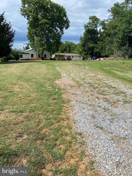 417 E 12th Ave, Ranson, WV 25438