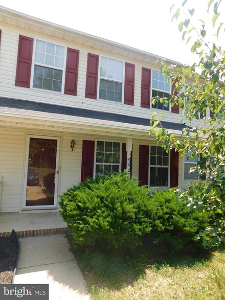 9909 Blade Ct, Fredericksburg, VA 22408
