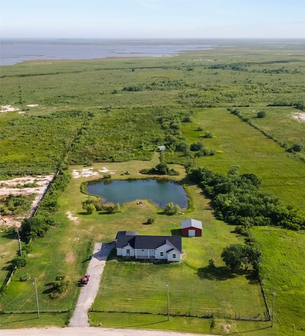 10015 S Redfish Dr, Hitchcock, TX 77563