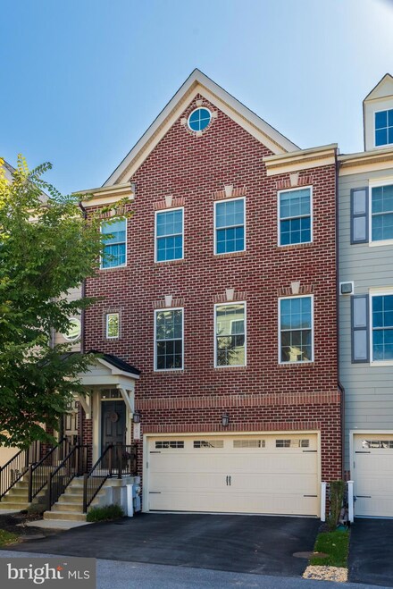 194 Merrin Ln, Wayne, PA 19087