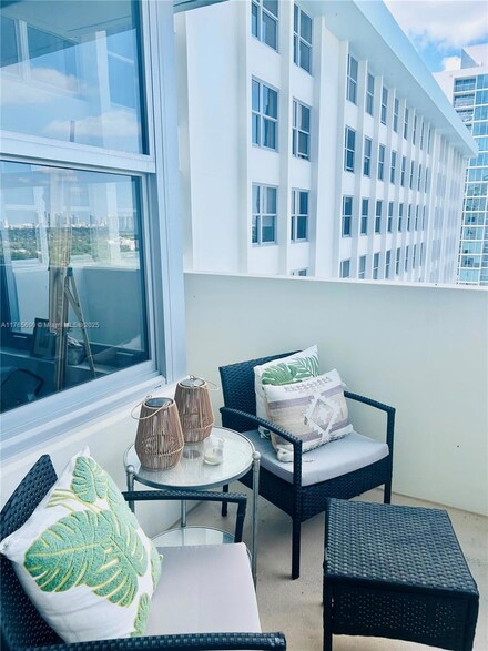 2899 Collins Ave Unit 1526, Miami Beach, FL 33140